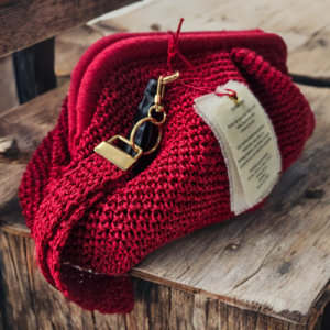 Clutch Gracia Rojo en Rafia