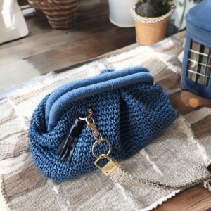 Clutch Gracia Cobalto en Rafia