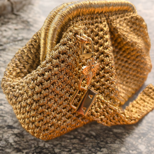 Clutch Gracia Canestro Dorado Metálico - Imagen 5