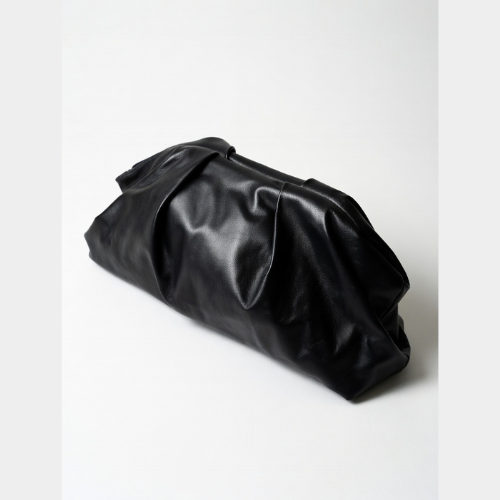 CLUTCH GRACIA CUERO NEGRO