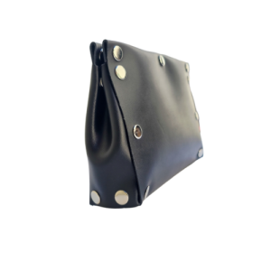 CLUTCH BASILISSA CUERO NEGRO
